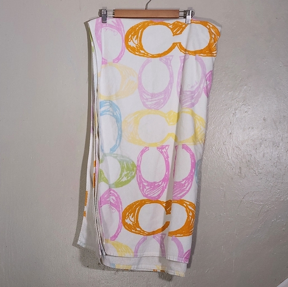 Coach Large Towel - Picture 1 of 2